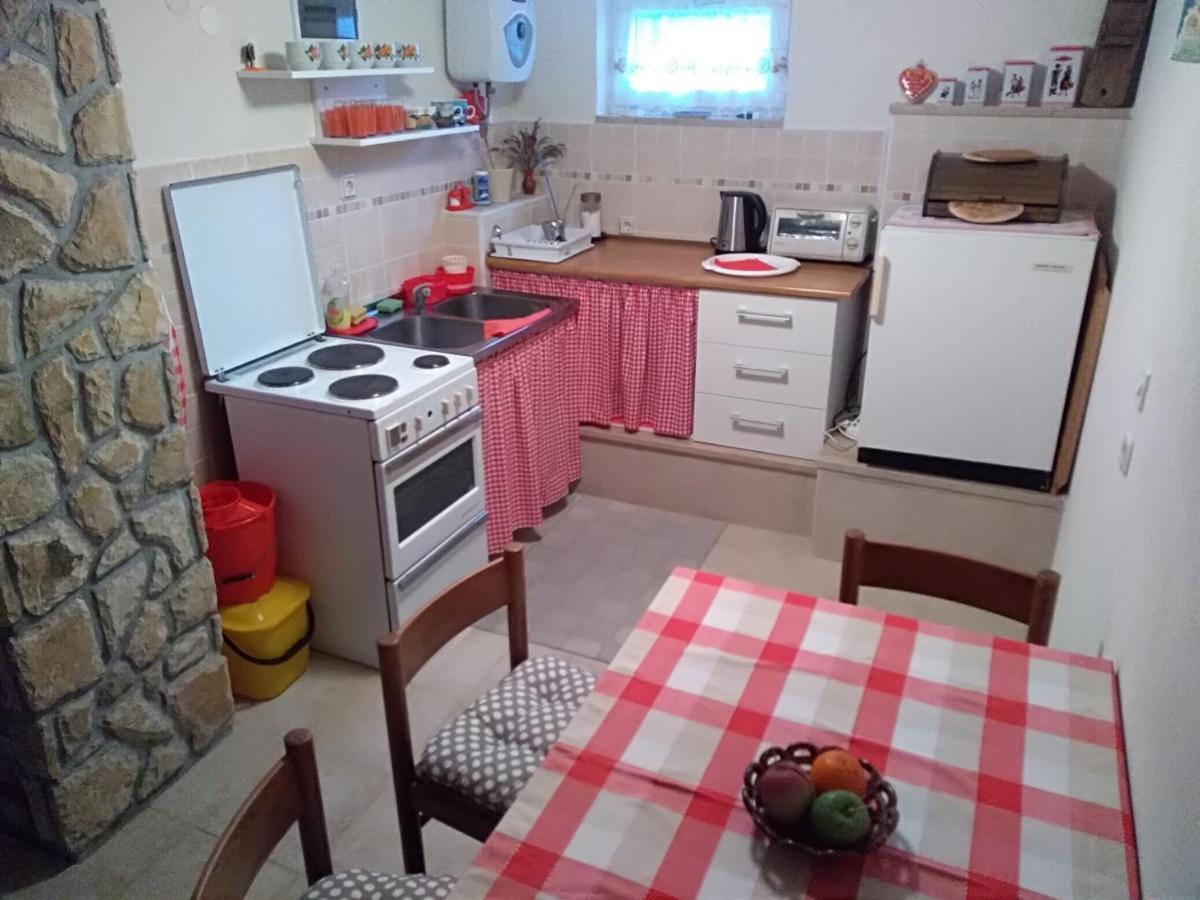 Apartman Tri Palme Gabonjin Oda fotoğraf